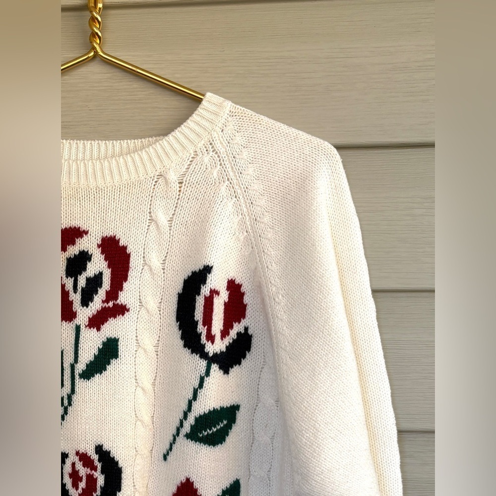 Vintage 90s ALFRED DUNNER white acrylic sweater roses floral cottage sz 40 MINT